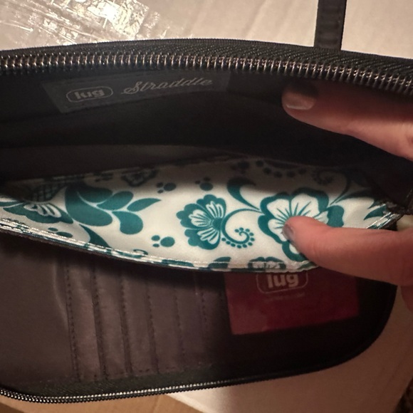 LUG Straddle Wallet - Picture 3 of 5